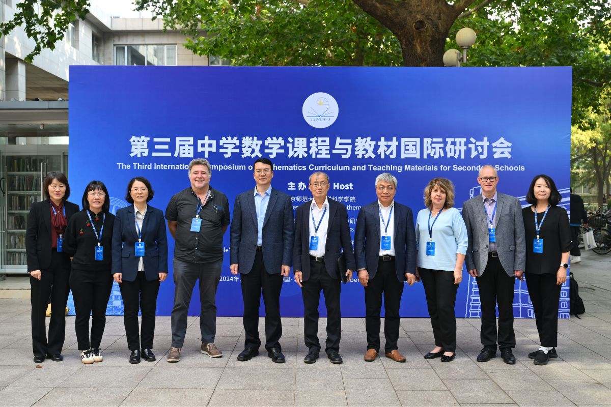 Director de ARPA participa en simposio de educación matemática en Beijing y dialoga sobre desafíos docentes en China